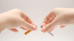 Give up smoking, roll out your yoga mat! Give up smoking, roll out your yoga mat!